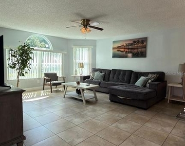 5009 Laguna Bay Circle - Photo Thumbnail 1
