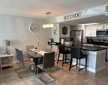 5009 Laguna Bay Circle - Photo Thumbnail 10