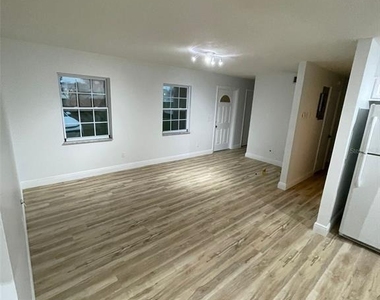 2125 Patrick Street - Photo Thumbnail 18