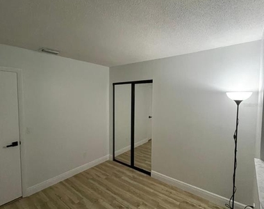 2125 Patrick Street - Photo Thumbnail 4