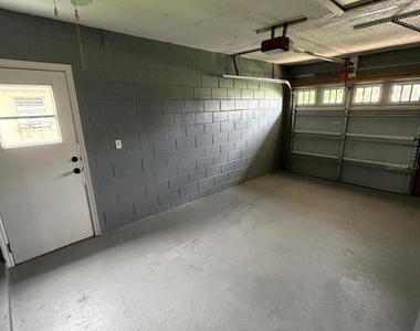 2125 Patrick Street - Photo Thumbnail 17