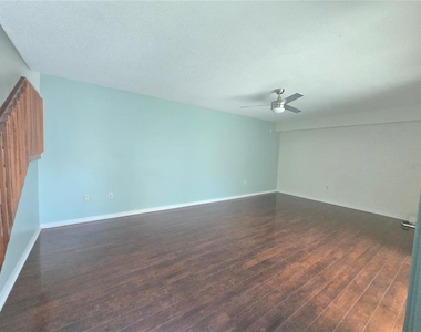5263 Brook Court - Photo Thumbnail 2