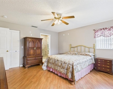 9679 Sw 99th Avenue - Photo Thumbnail 8