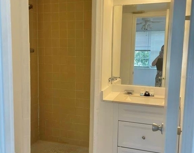 1920 E Edgewood Drive - Photo Thumbnail 17