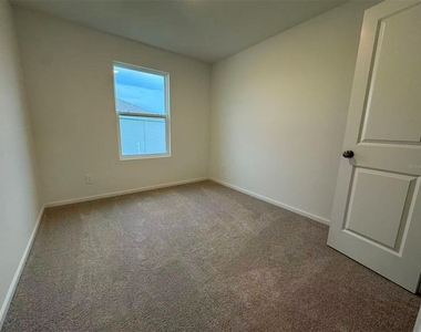 963 Phoenix Street - Photo Thumbnail 12