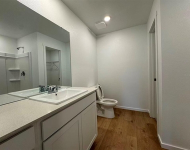963 Phoenix Street - Photo Thumbnail 17