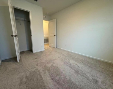 963 Phoenix Street - Photo Thumbnail 13