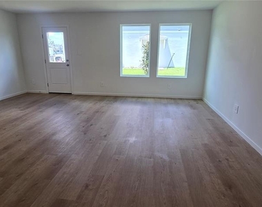 1569 Plank Place - Photo Thumbnail 6