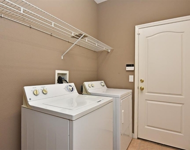 5911 Winchester Isle Road - Photo Thumbnail 9
