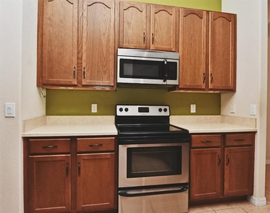5911 Winchester Isle Road - Photo Thumbnail 6