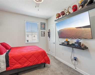 2931 Sentence Street - Photo Thumbnail 16