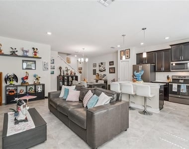 2931 Sentence Street - Photo Thumbnail 7