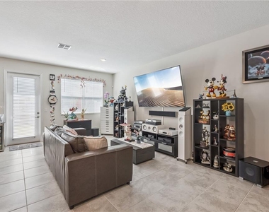 2931 Sentence Street - Photo Thumbnail 5