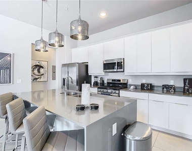 7770 Sandy Ridge Drive - Photo Thumbnail 6