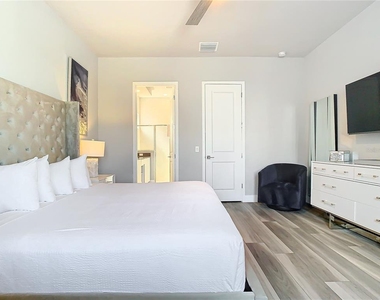 7770 Sandy Ridge Drive - Photo Thumbnail 11
