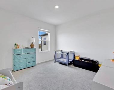 473 Archway Place - Photo Thumbnail 12