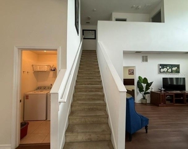 1050 Tourmaline Drive - Photo Thumbnail 8