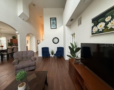 1050 Tourmaline Drive - Photo Thumbnail 6