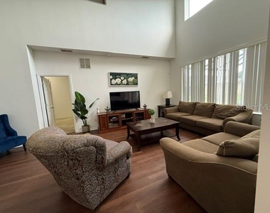 1050 Tourmaline Drive - Photo Thumbnail 5