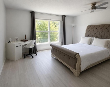 984 Derbyshire Drive - Photo Thumbnail 6