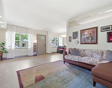 712 Malone Drive - Photo Thumbnail 9