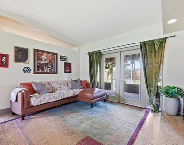 712 Malone Drive - Photo Thumbnail 8