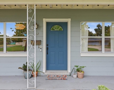 712 Malone Drive - Photo Thumbnail 3