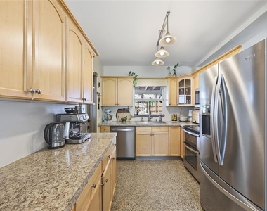 712 Malone Drive - Photo Thumbnail 12