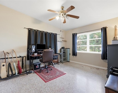 712 Malone Drive - Photo Thumbnail 16