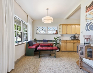 712 Malone Drive - Photo Thumbnail 11