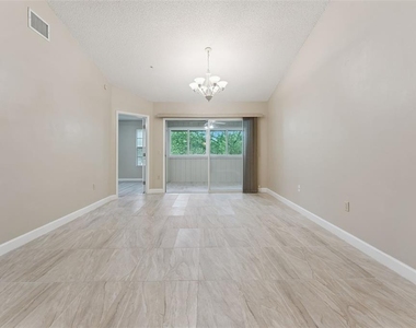 683 Post Oak Circle - Photo Thumbnail 17
