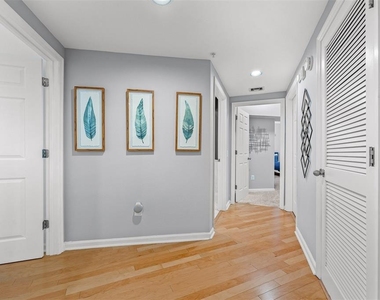 322 E Central Boulevard - Photo Thumbnail 16