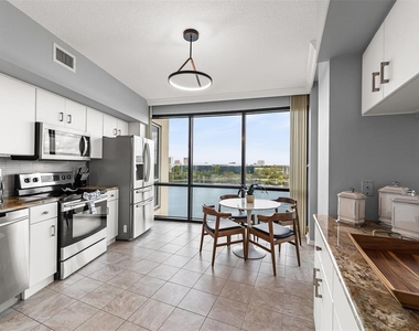 322 E Central Boulevard - Photo Thumbnail 8