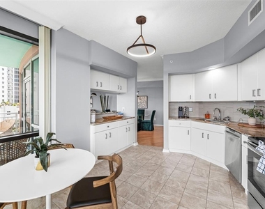 322 E Central Boulevard - Photo Thumbnail 9
