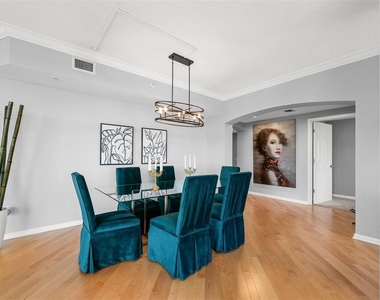 322 E Central Boulevard - Photo Thumbnail 6