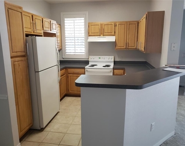 3307 Greenwich Village Boulevard - Photo Thumbnail 5