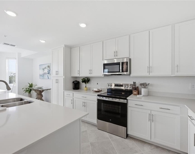 17600 Opal Sand Drive - Photo Thumbnail 9