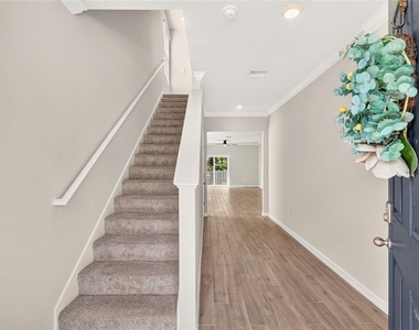 13633 Nw 14th Place - Photo Thumbnail 5