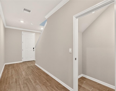 13633 Nw 14th Place - Photo Thumbnail 8