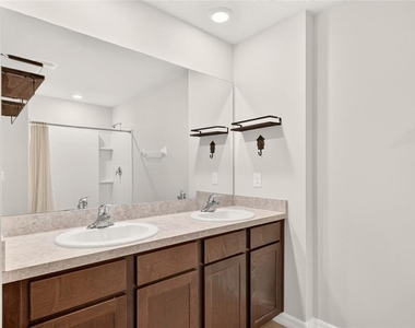 13633 Nw 14th Place - Photo Thumbnail 36