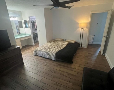 4617 Nw 21st Street - Photo Thumbnail 13