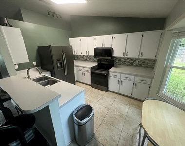 4617 Nw 21st Street - Photo Thumbnail 12