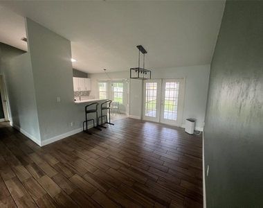 4617 Nw 21st Street - Photo Thumbnail 9