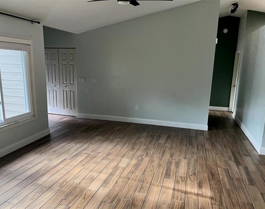 4617 Nw 21st Street - Photo Thumbnail 6