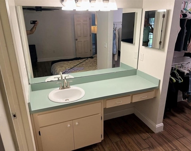 4617 Nw 21st Street - Photo Thumbnail 16