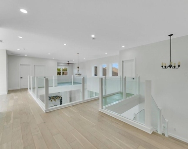 10468 Sw 32nd Avenue - Photo Thumbnail 13