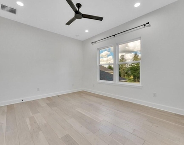 10468 Sw 32nd Avenue - Photo Thumbnail 23