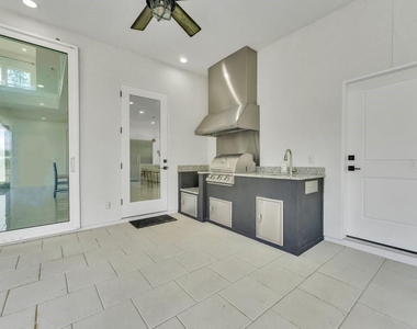 10468 Sw 32nd Avenue - Photo Thumbnail 6