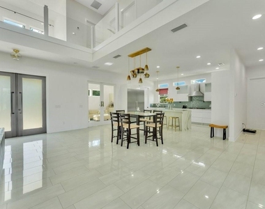 10468 Sw 32nd Avenue - Photo Thumbnail 2