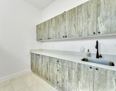10468 Sw 32nd Avenue - Photo Thumbnail 19